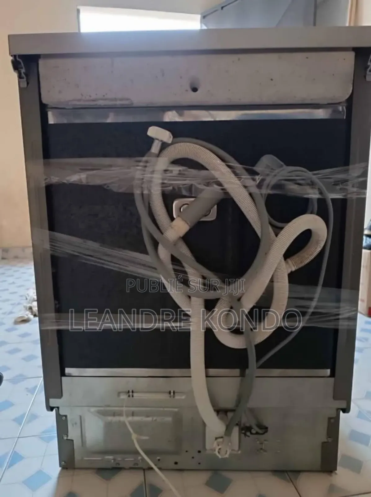 Machine a Fait La Vaisselle ( Machine Pour Laver Assiette )