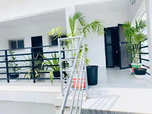 Photo - Furnished 4chbre Appartement dans Maison Blanche, Dimbokro à Louer