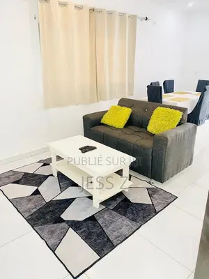 Furnished 4chbre Appartement dans Maison Blanche, Dimbokro à Louer