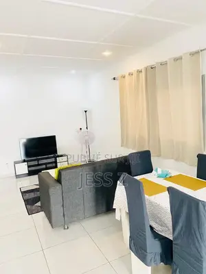 Furnished 4chbre Appartement dans Maison Blanche, Dimbokro à Louer