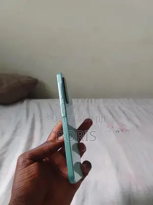 Photo - New Samsung Galaxy A26 256 GB Vert