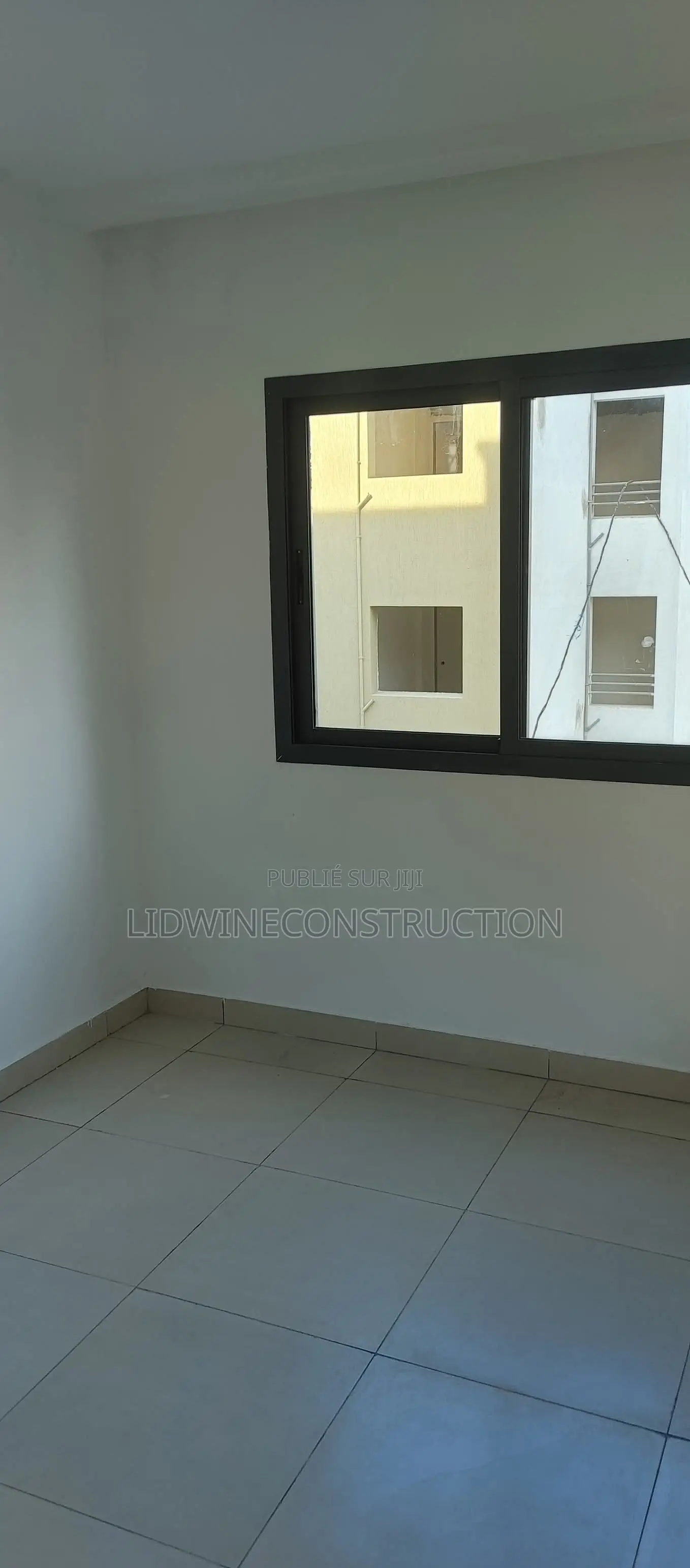 3chbre Appartement dans Ik Immobilier, Yopougon à Louer