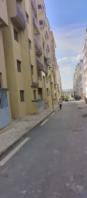 3chbre Appartement dans Ik Immobilier, Yopougon à Louer