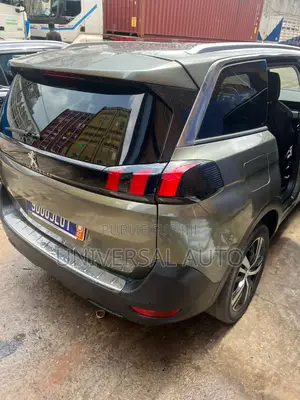 Photo - Peugeot 5008 2.0 BlueHDi 150 GT Line 2019 Vert