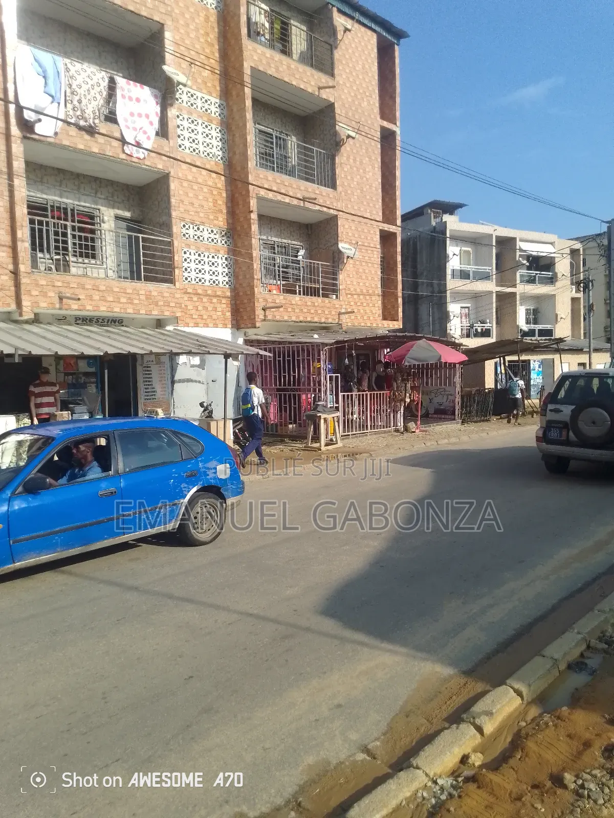 Yopougon Cité Verte Mosquée Rama, R+3 Composé De 6(3pcs); 9 Magasins