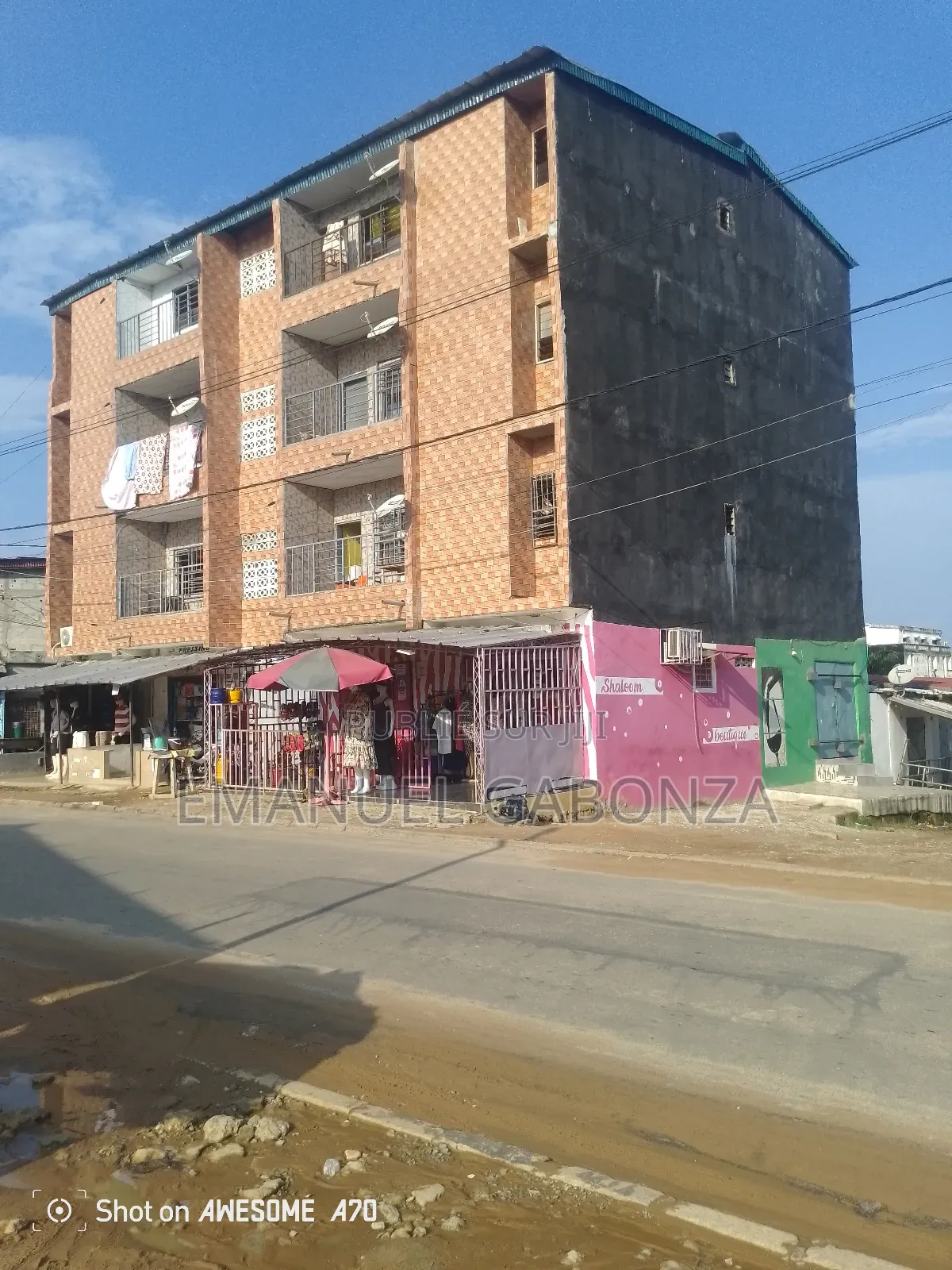 Yopougon Cité Verte Mosquée Rama, R+3 Composé De 6(3pcs); 9 Magasins