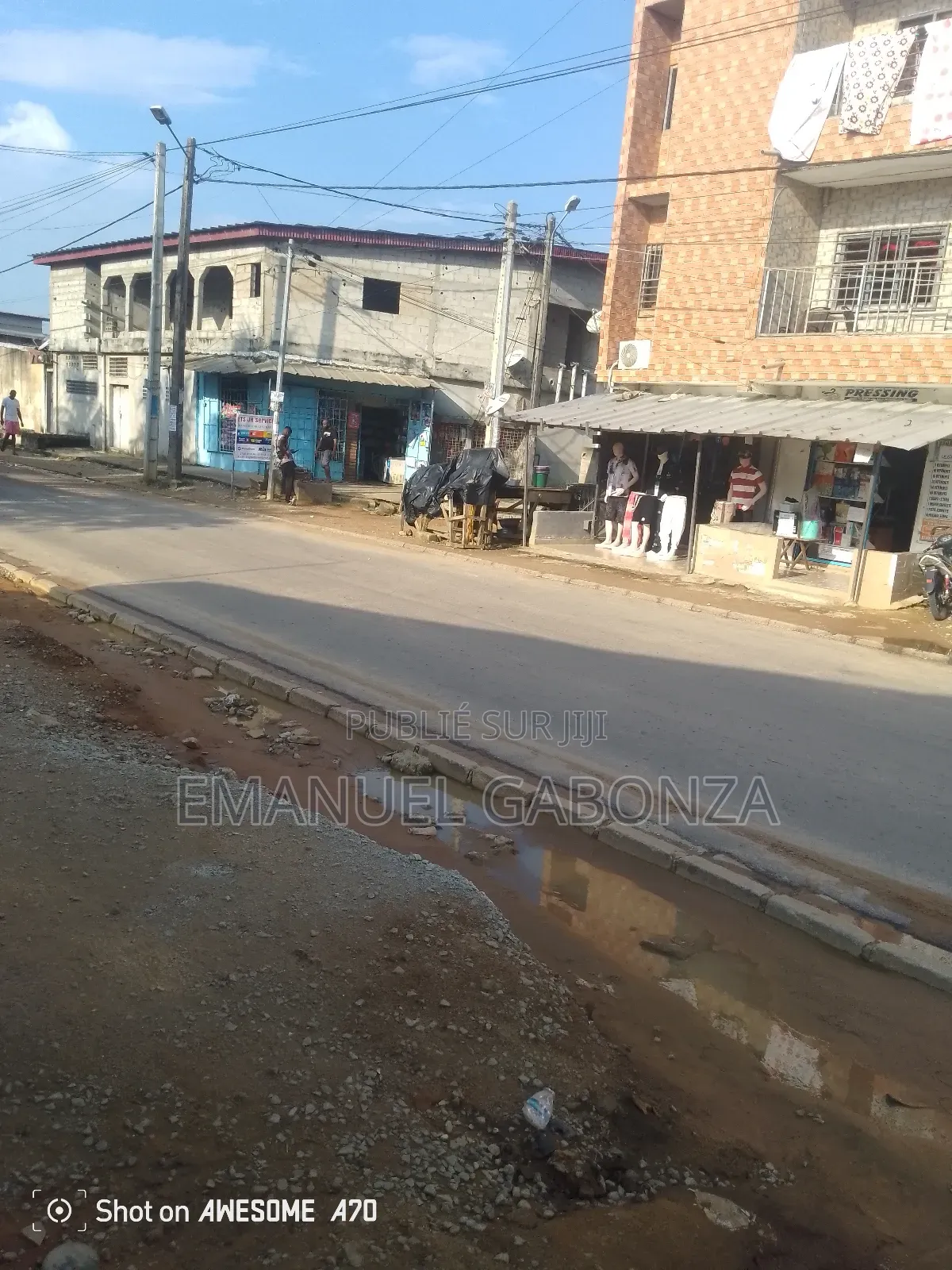 Yopougon Cité Verte Mosquée Rama, R+3 Composé De 6(3pcs); 9 Magasins