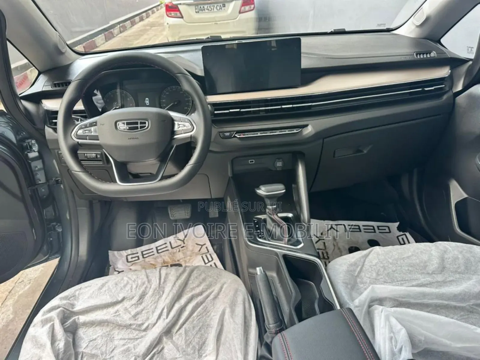 New Geely Coolray 2025 Gris