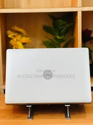 Photo - Ordinateur Portable Dell Latitude 5510 16GB Intel Core I5 SSD 512GB