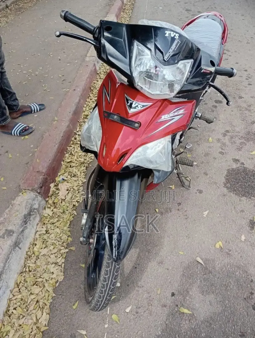 New TVS HLX 125 2023 Blanc