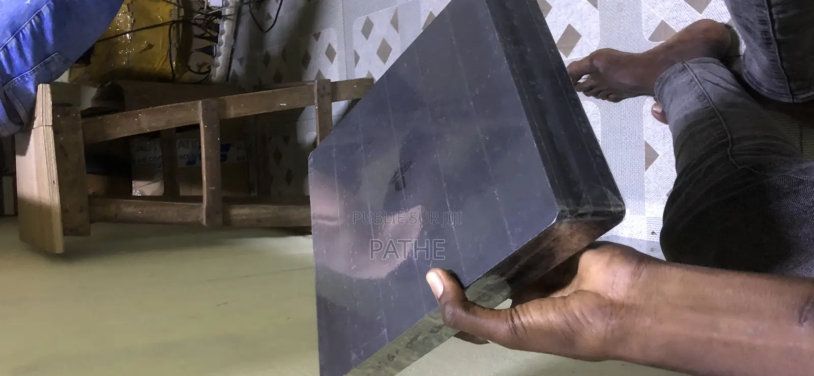 Ps4 Silm Craquer Avec Une Manette Plus 10 Jeux Intégré