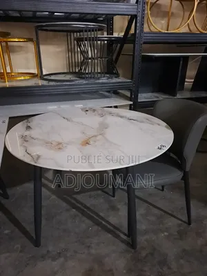 Photo - Table À Manger