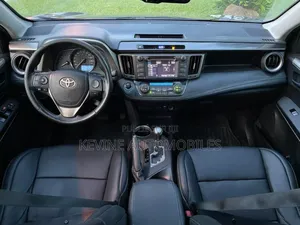 Toyota RAV4 Limited 4dr SUV (2.5L 4cyl 6A) 2015