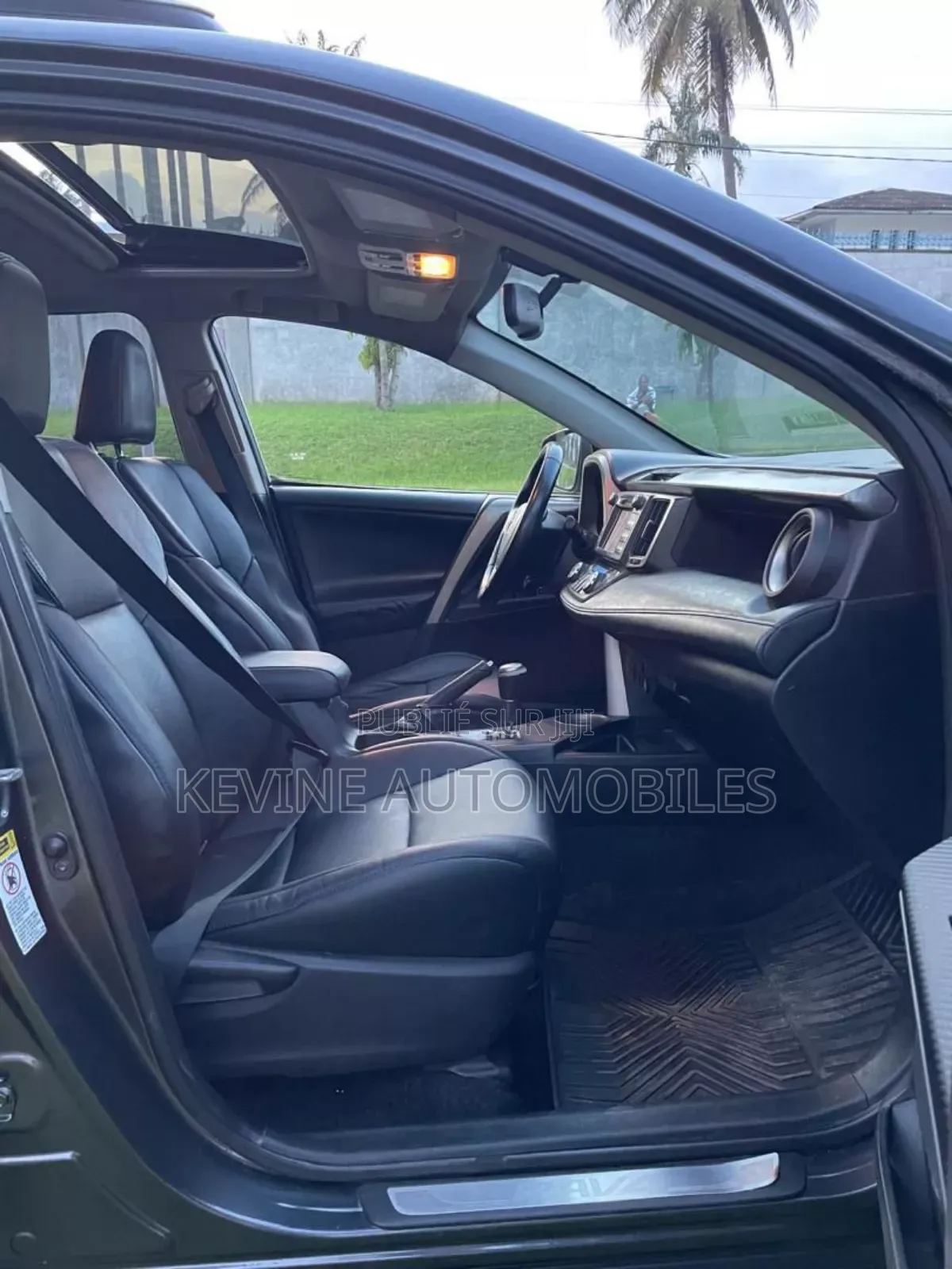 Toyota RAV4 Limited 4dr SUV (2.5L 4cyl 6A) 2015