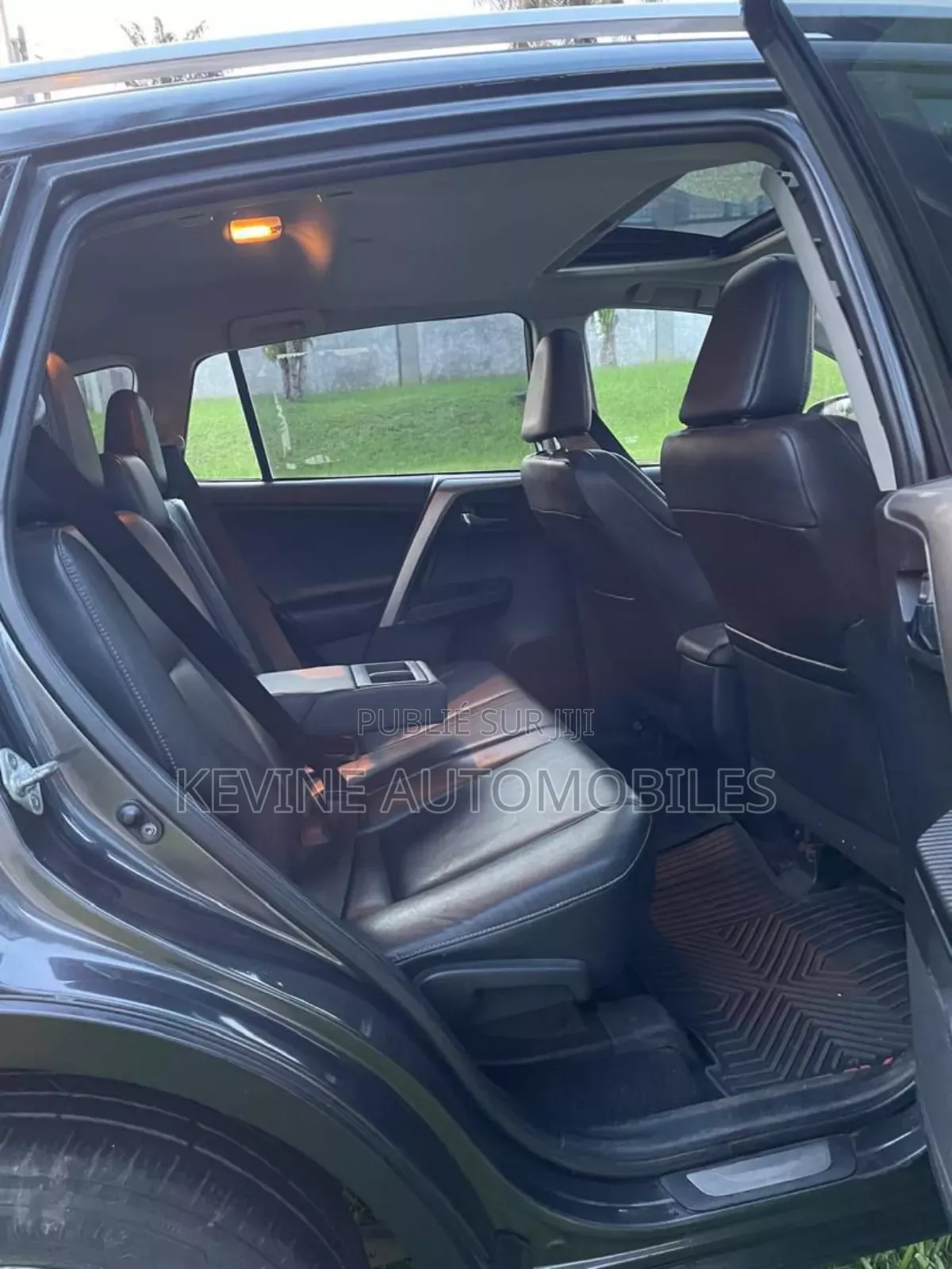 Toyota RAV4 Limited 4dr SUV (2.5L 4cyl 6A) 2015