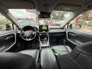 Toyota RAV4 2020 Blue