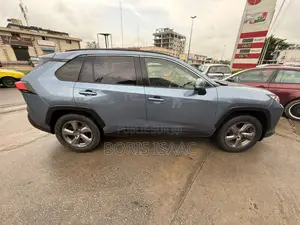 Photo - Toyota RAV4 2020 Blue