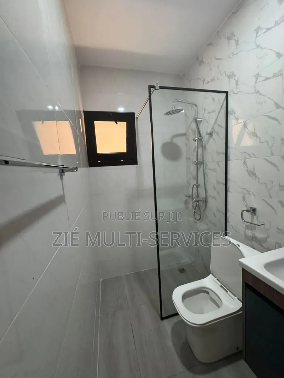 3chbre Appartement dans Zié Multi-Service, Cocody à Vendre