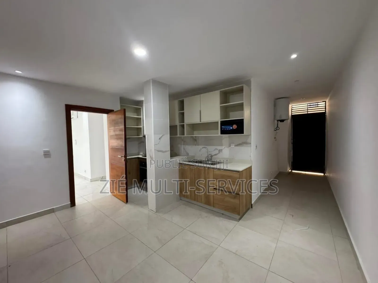 3chbre Appartement dans Zié Multi-Service, Cocody à Vendre