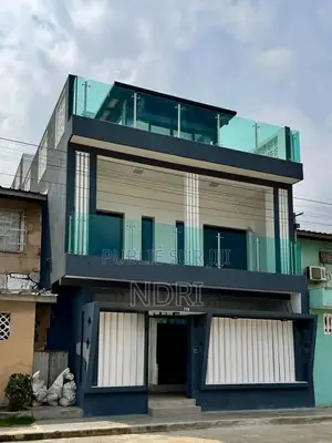 Photo - 4chbre Villa dans Building House, Cocody à Vendre