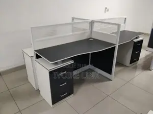 Photo - Poste De Travail Modulaire Avec Panneau De Séparation