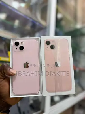 Photo - Apple iPhone 13 128 GB Rose