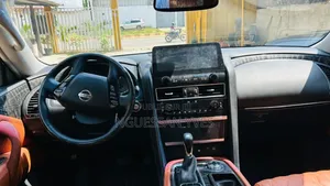 Nissan Armada 2020 Gris