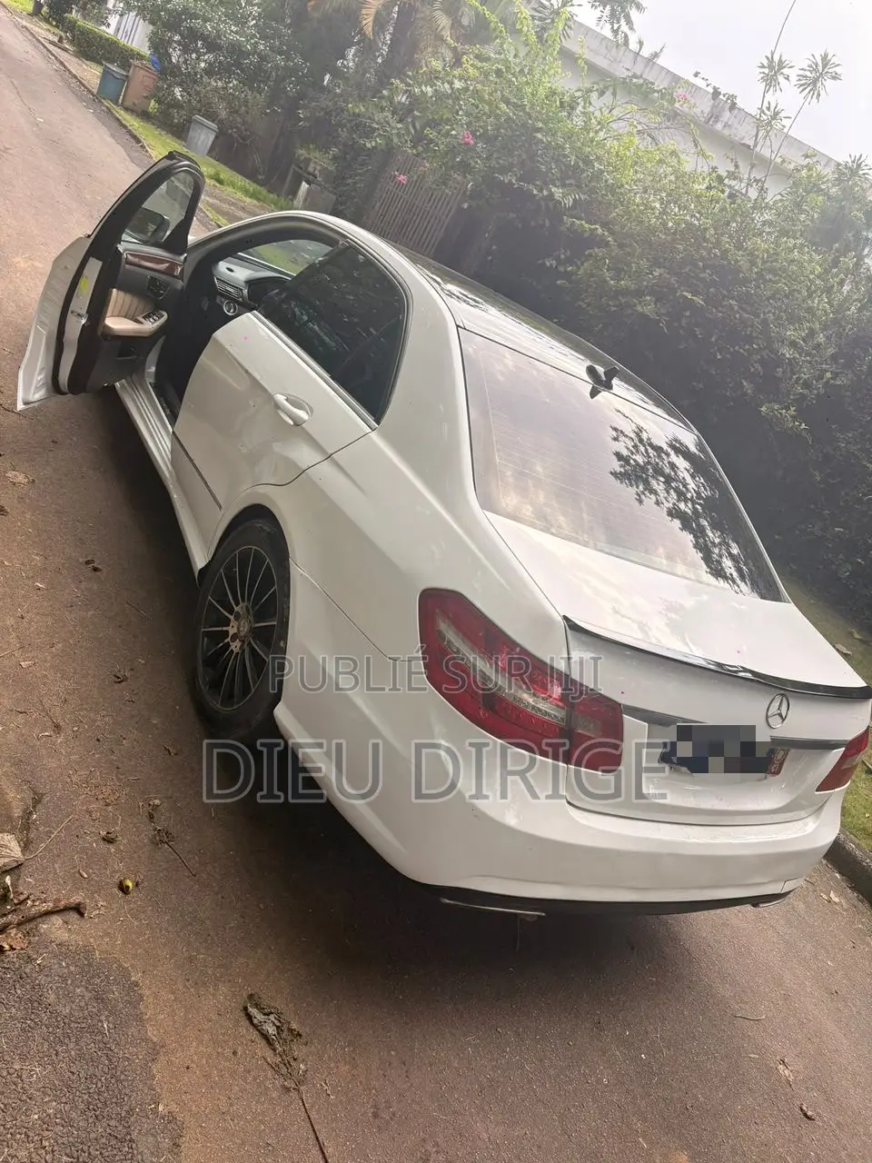 Mercedes-Benz E350 Base 4Matic Sedan AWD (3.5L 6cyl 7A) 2014 Blanc