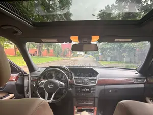 Mercedes-Benz E350 Base 4Matic Sedan AWD (3.5L 6cyl 7A) 2014 Blanc