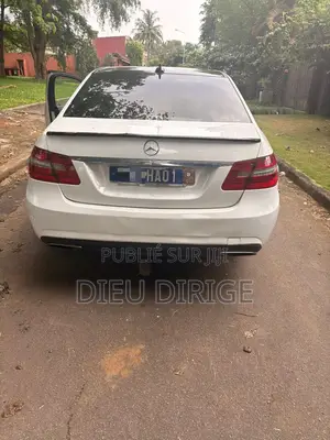 Mercedes-Benz E350 Base 4Matic Sedan AWD (3.5L 6cyl 7A) 2014 Blanc