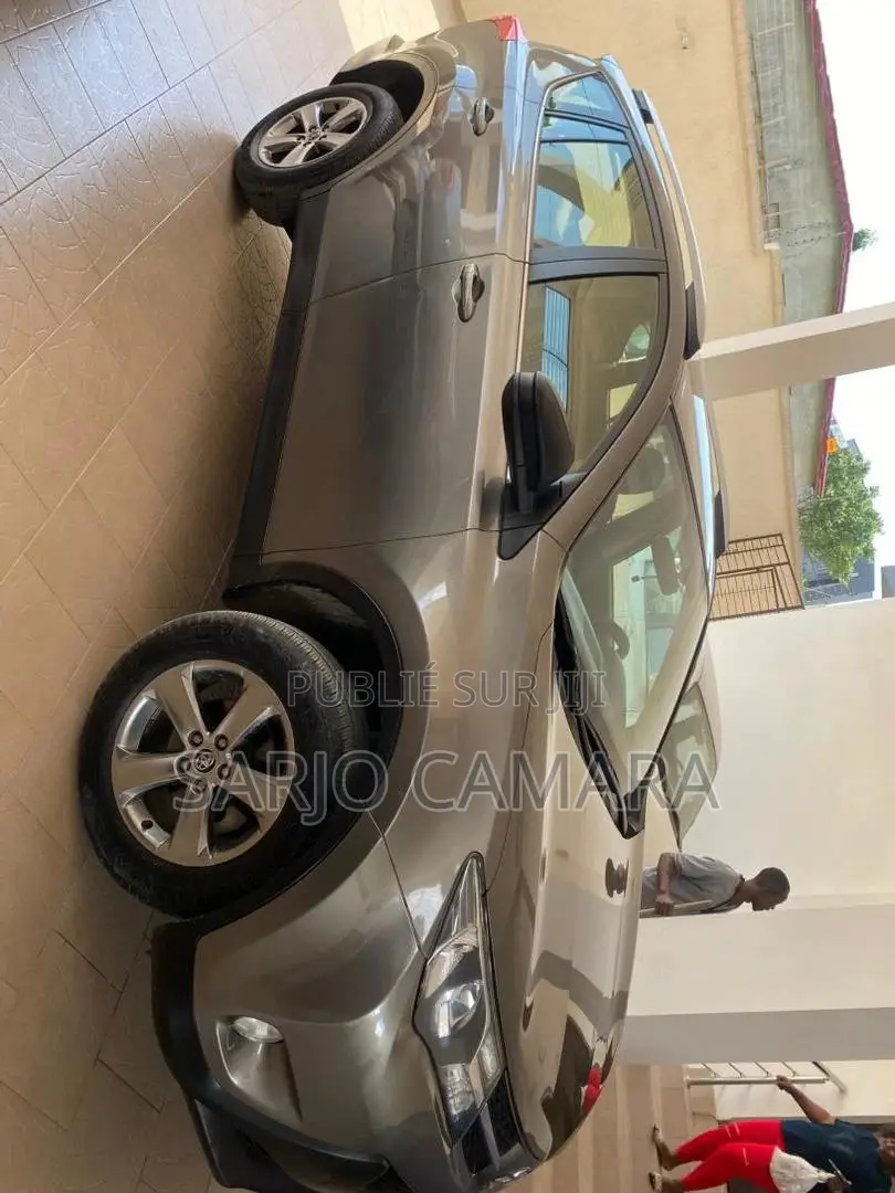 Toyota RAV4 2016 Blue