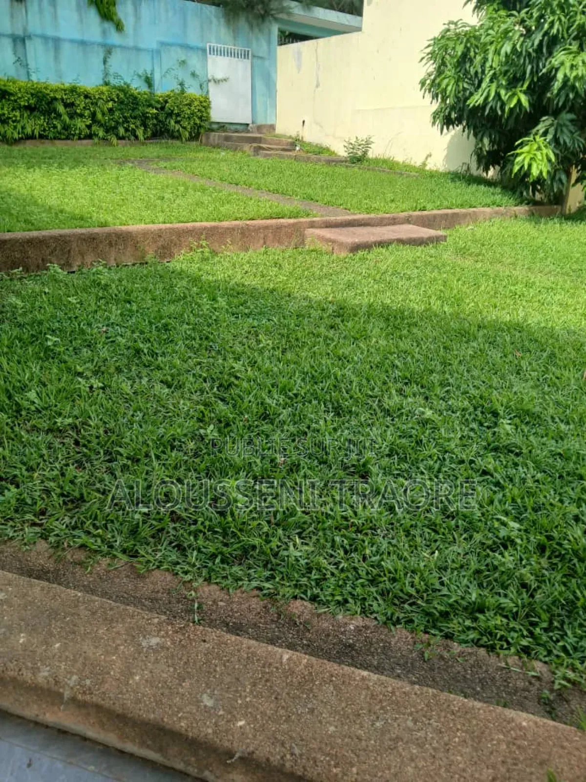 8chbre Duplex dans Tas Btp Entreprise, Cocody à Vendre