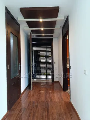 Photo - 4chbre Appartement dans Tas Btp Entreprise, Cocody à Louer