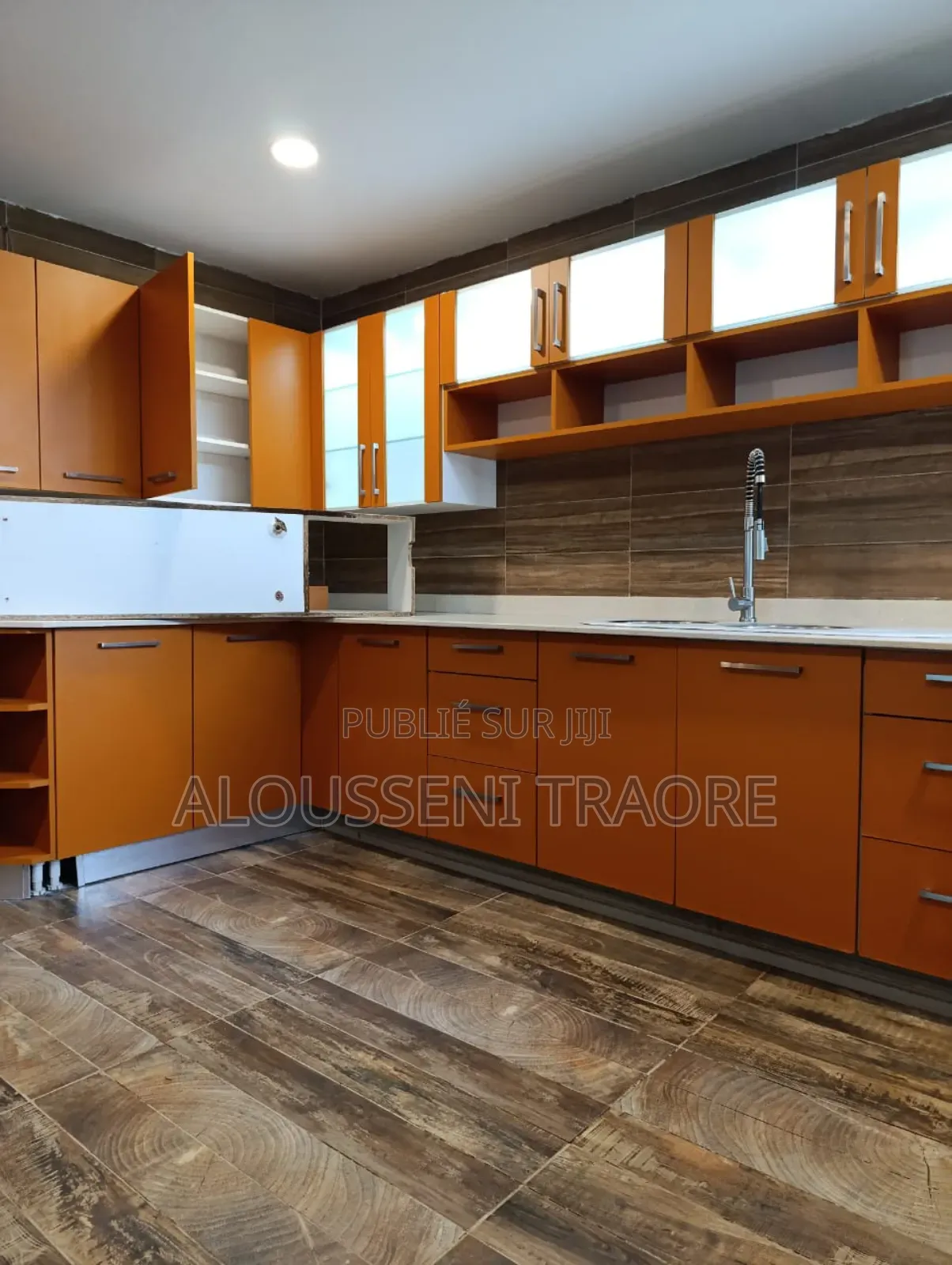 4chbre Appartement dans Tas Btp Entreprise, Cocody à Louer