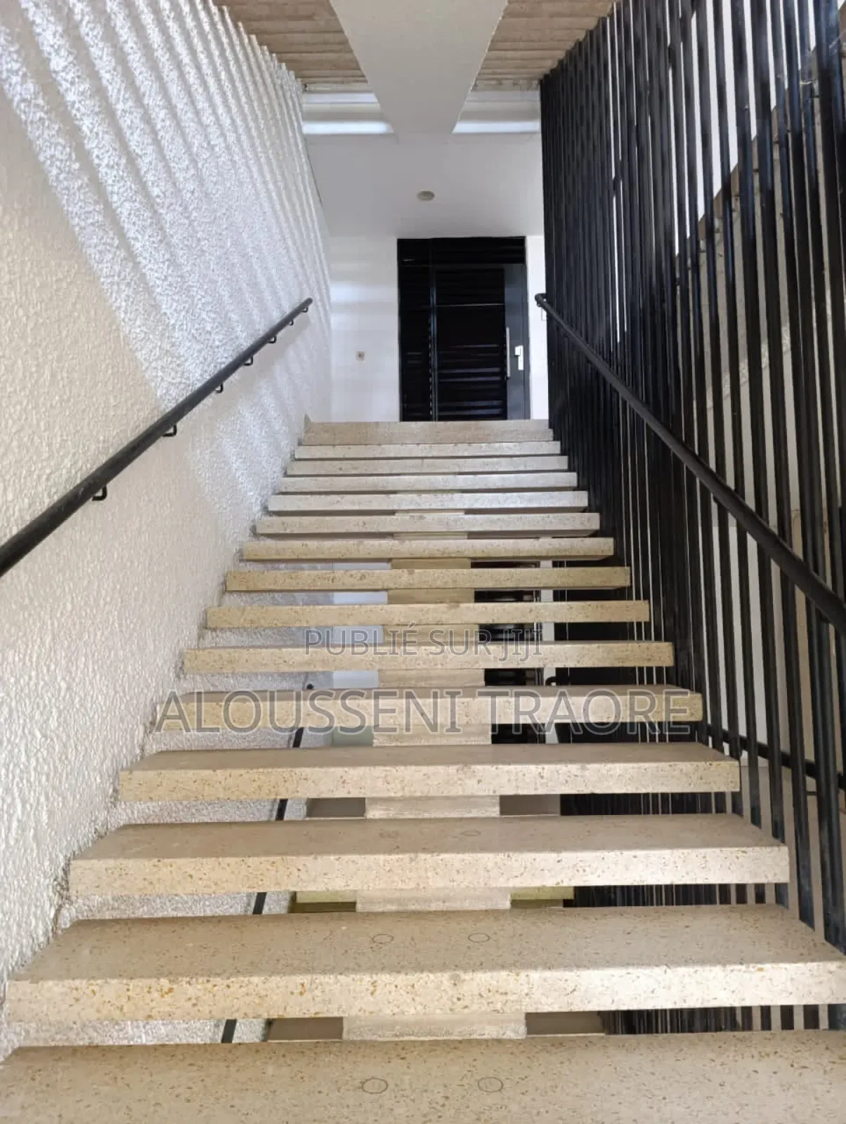 4chbre Appartement dans Tas Btp Entreprise, Cocody à Louer