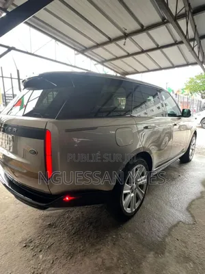 Photo - Land Rover Range Rover Vogue 2023 Beige