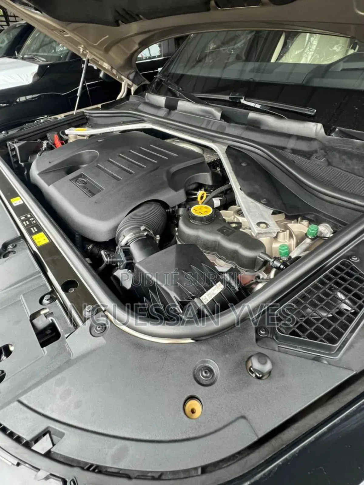 Land Rover Range Rover Vogue 2023 Beige