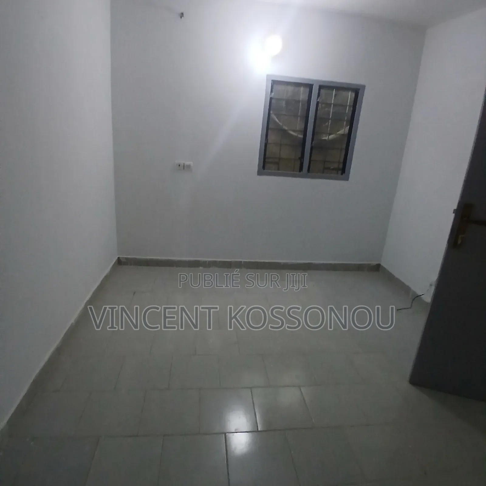 3chbre Maison dans Maison Basse, Cocody à Louer