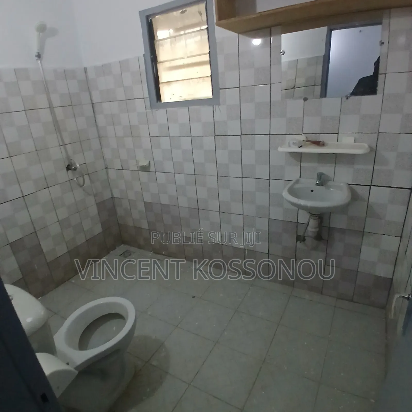 3chbre Maison dans Maison Basse, Cocody à Louer