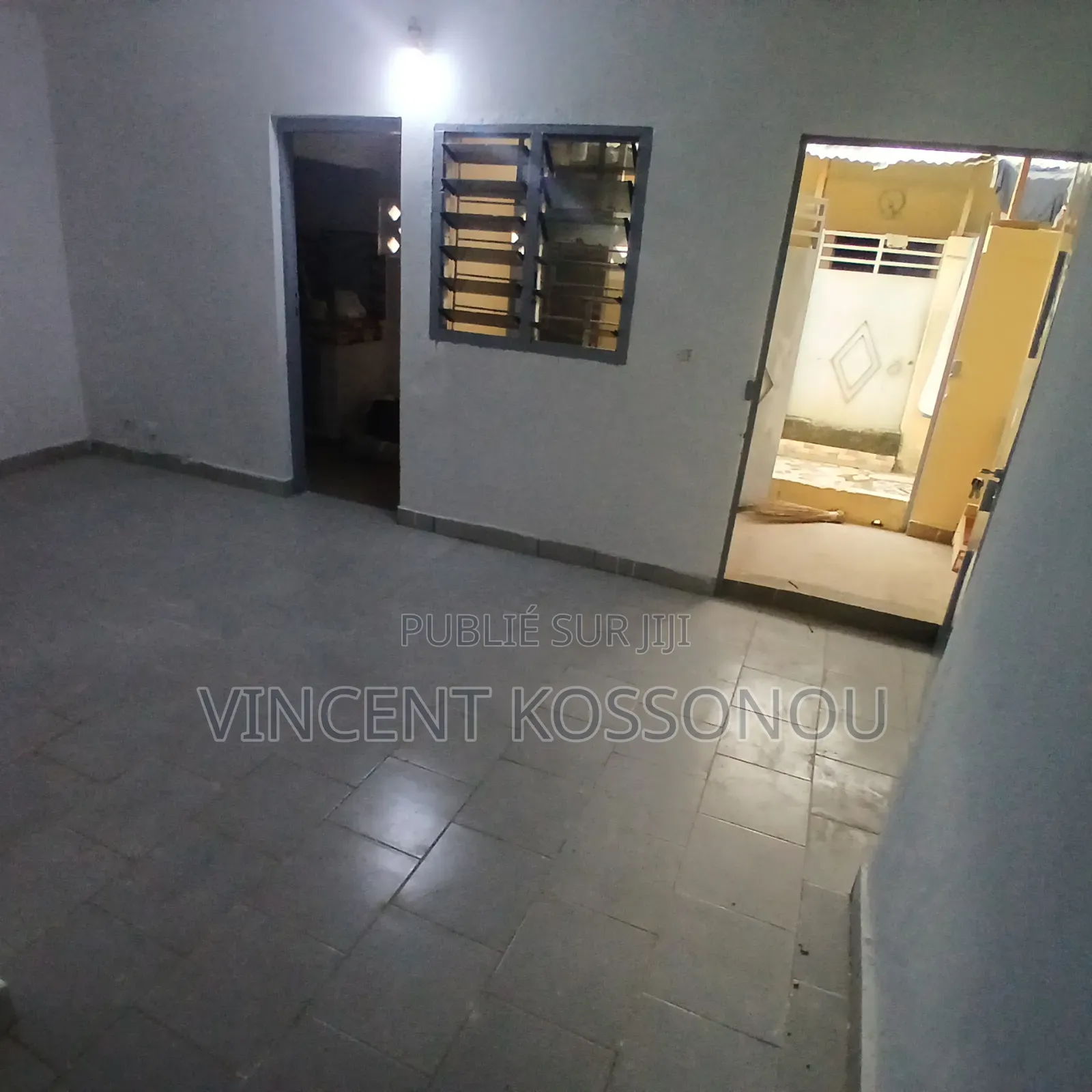 3chbre Maison dans Maison Basse, Cocody à Louer