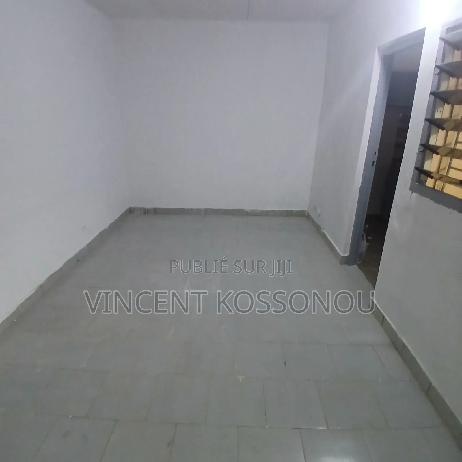 3chbre Maison dans Maison Basse, Cocody à Louer