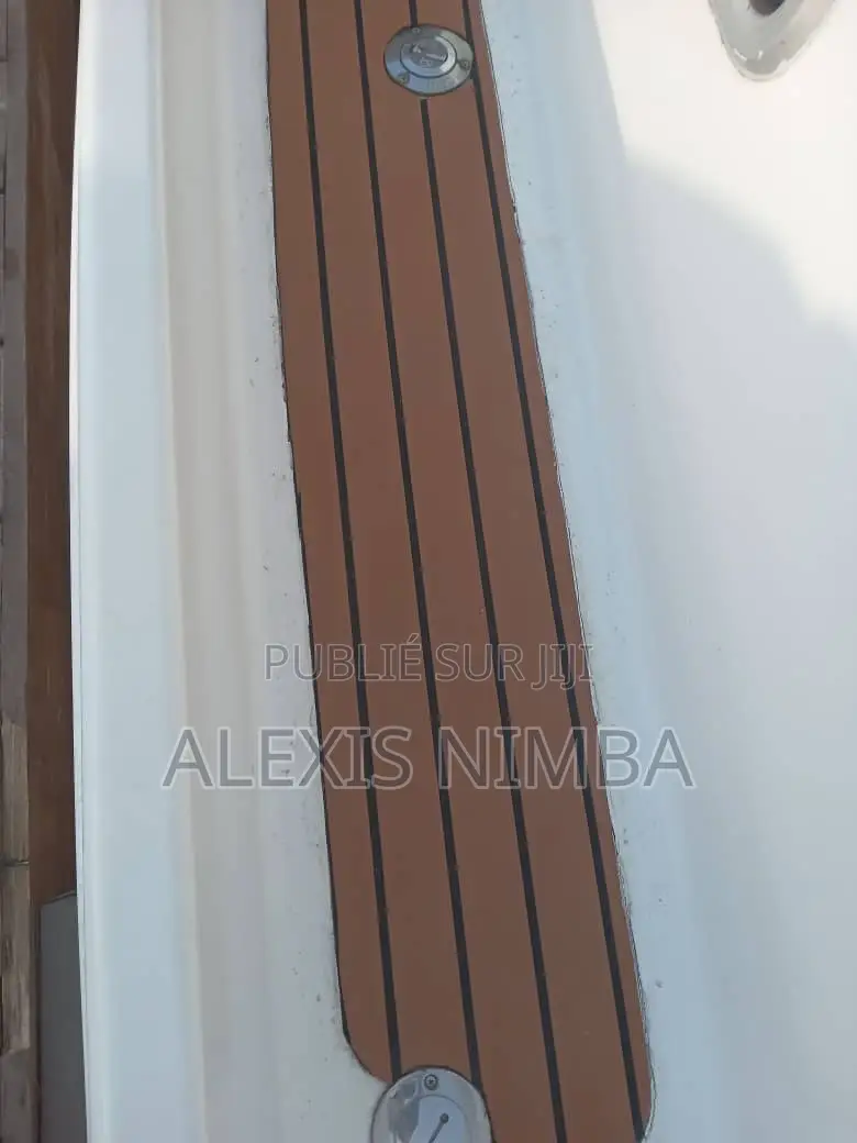 Bateau Avec Cabine 2x 250chv Yamaha À Rénover