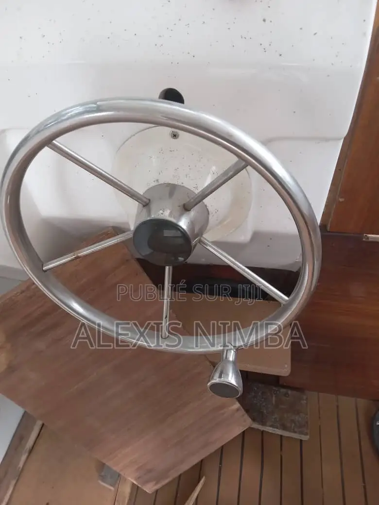 Bateau Avec Cabine 2x 250chv Yamaha À Rénover