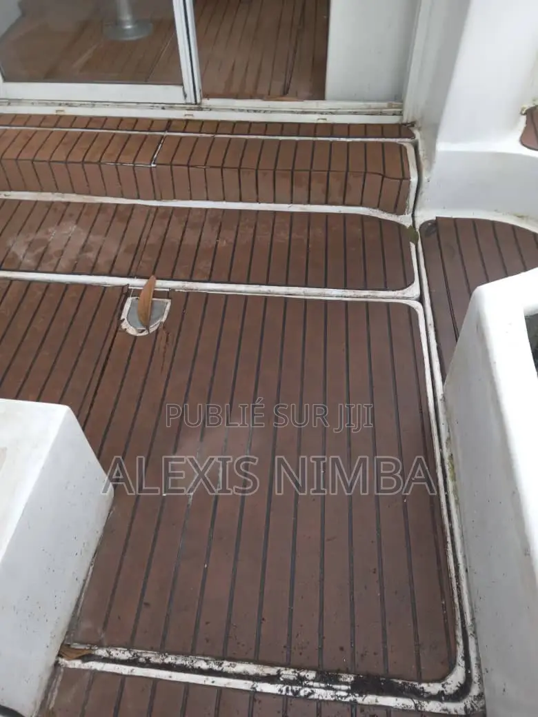 Bateau Avec Cabine 2x 250chv Yamaha À Rénover