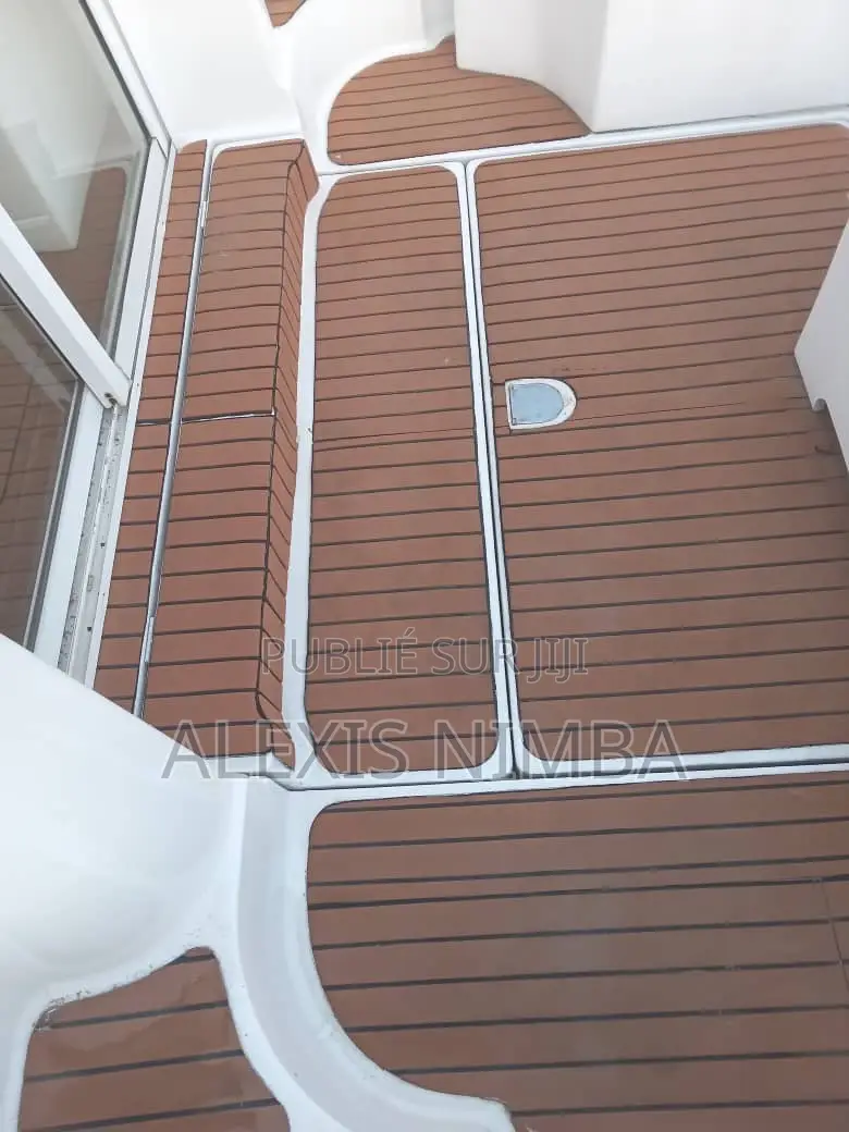 Bateau Avec Cabine 2x 250chv Yamaha À Rénover