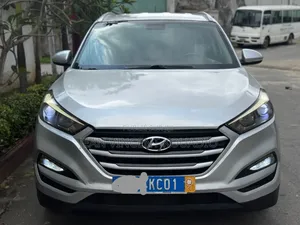 Photo - Hyundai Tucson Limited AWD 2018 Blanc cassé