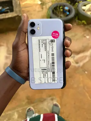 Photo - Apple iPhone 11 64 GB Violet