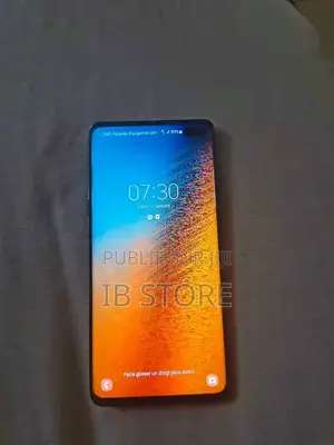 Photo - Samsung Galaxy S10 128 GB Black