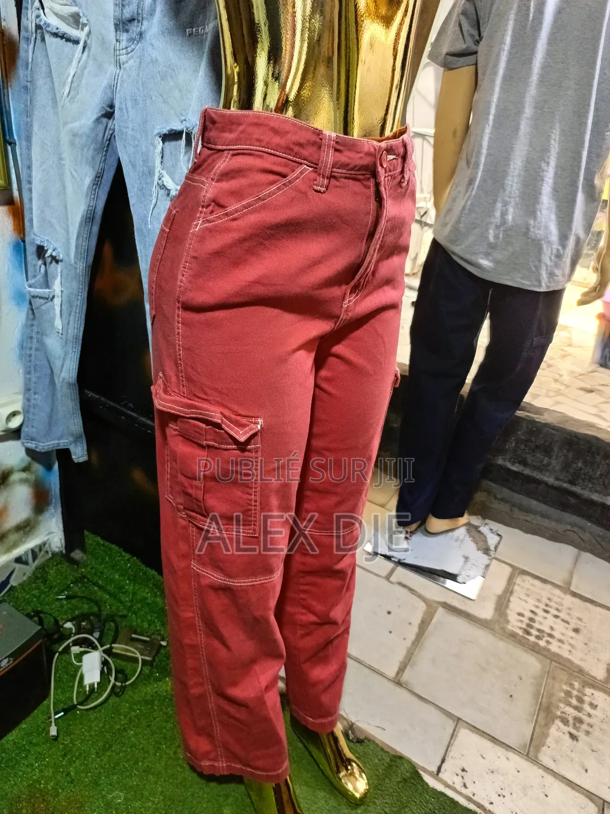 Jeans Cargo Taille 32 Et Tee-Shirt Taille M