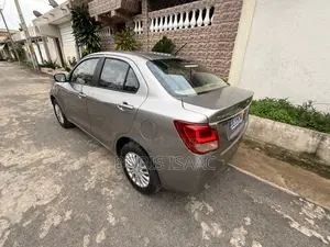 Suzuki Dzire 2023 Gris